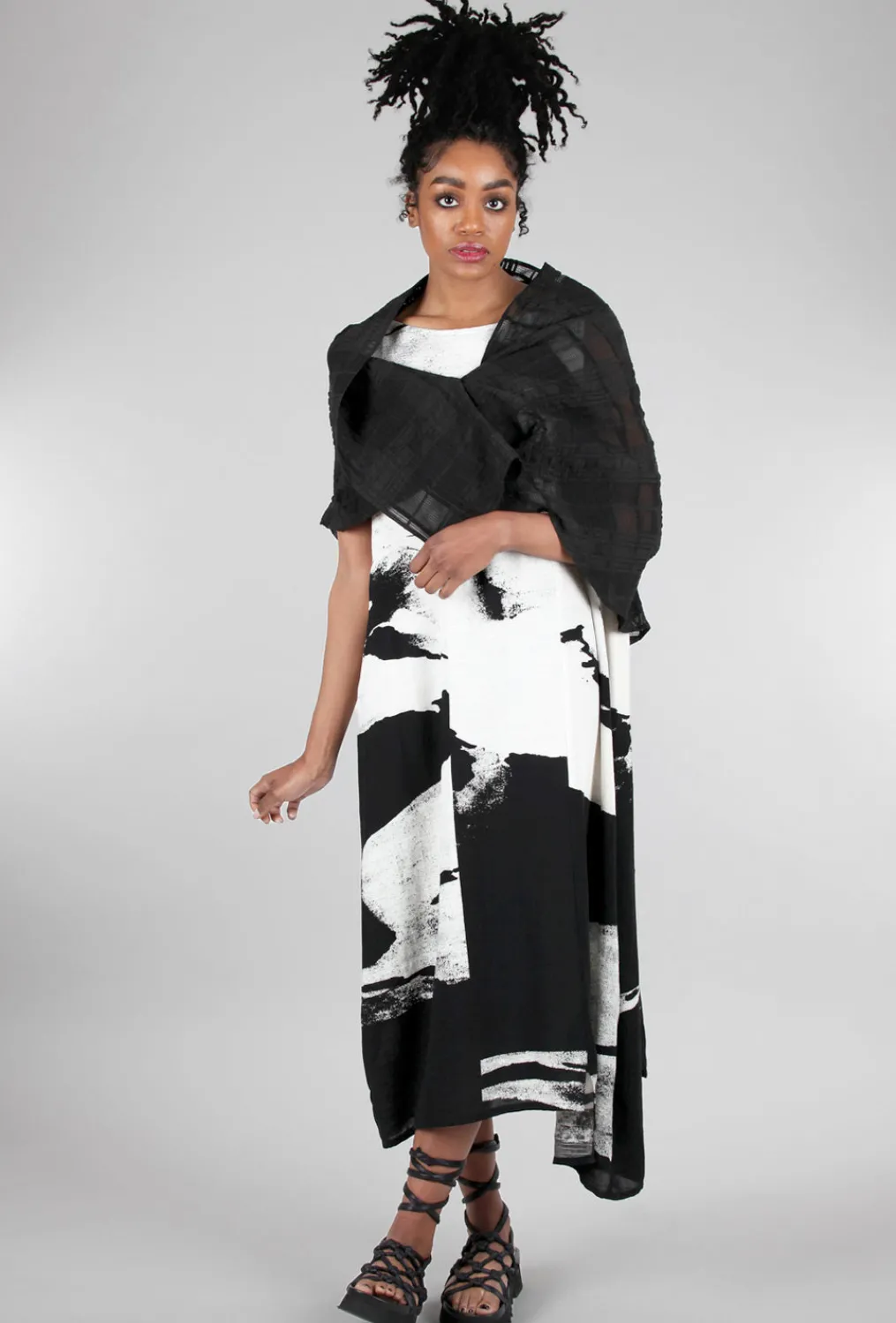 Cheap Evie Lou Artful Texture Shrug, Black