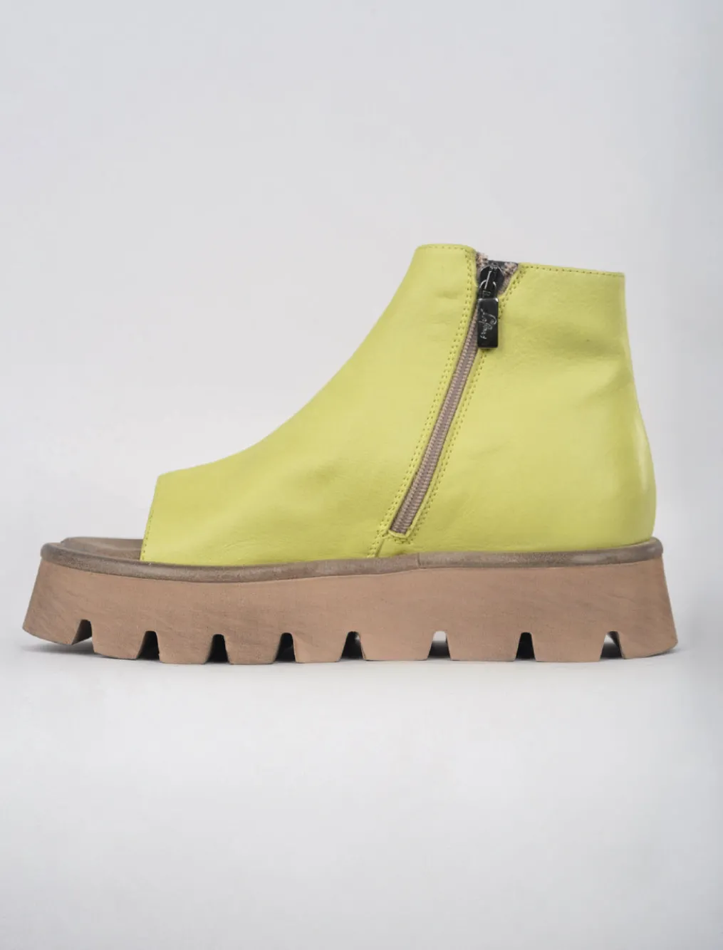 Discount Evie Lou Biscotti Sandals, Lime