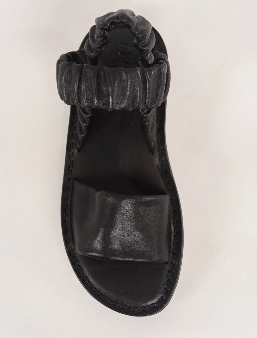 Discount Evie Lou Synchron Closed Sandal, Black Sat