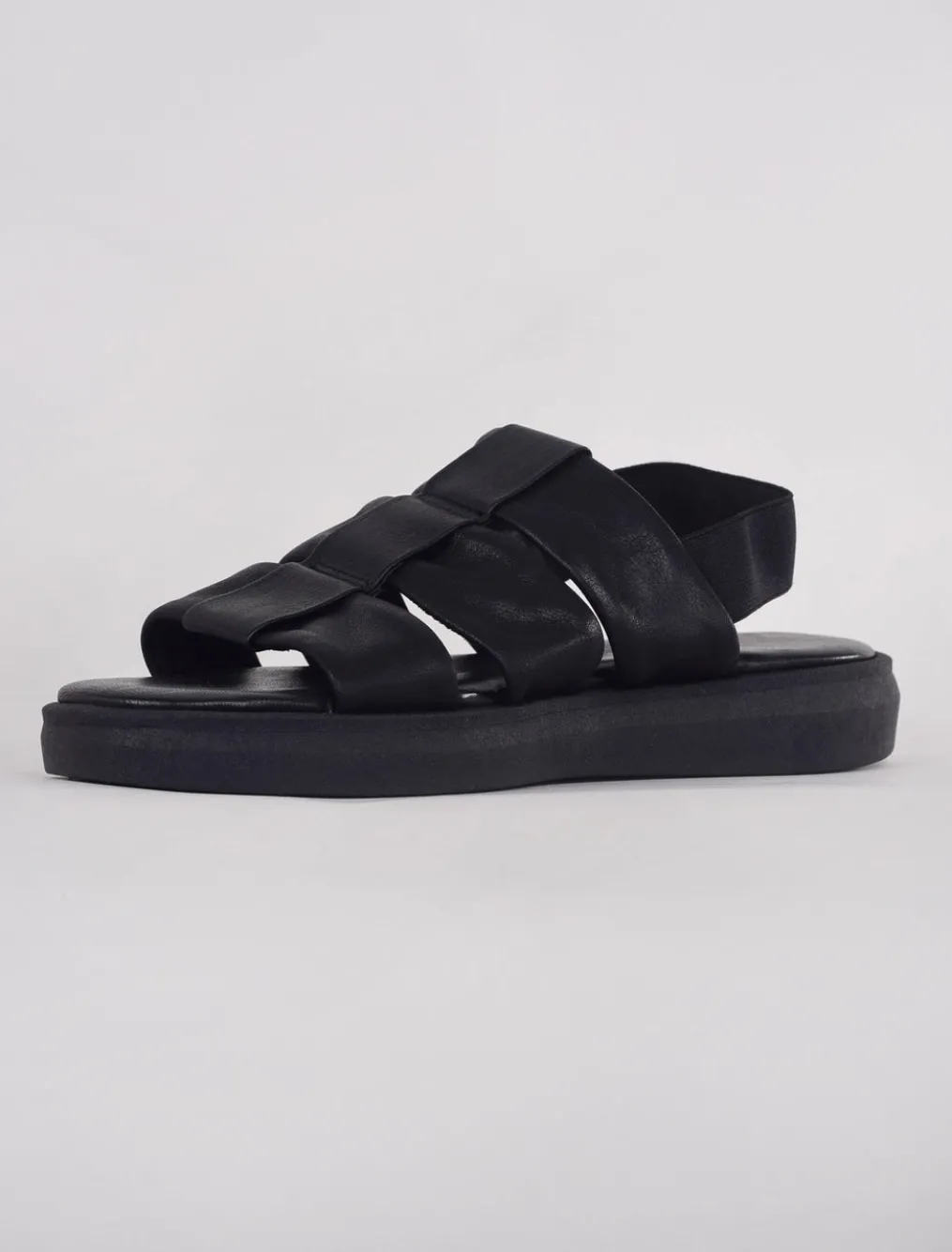 Best Evie Lou Brenna Fisherman Sandal, Black