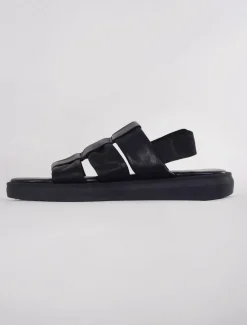 Best Evie Lou Brenna Fisherman Sandal, Black