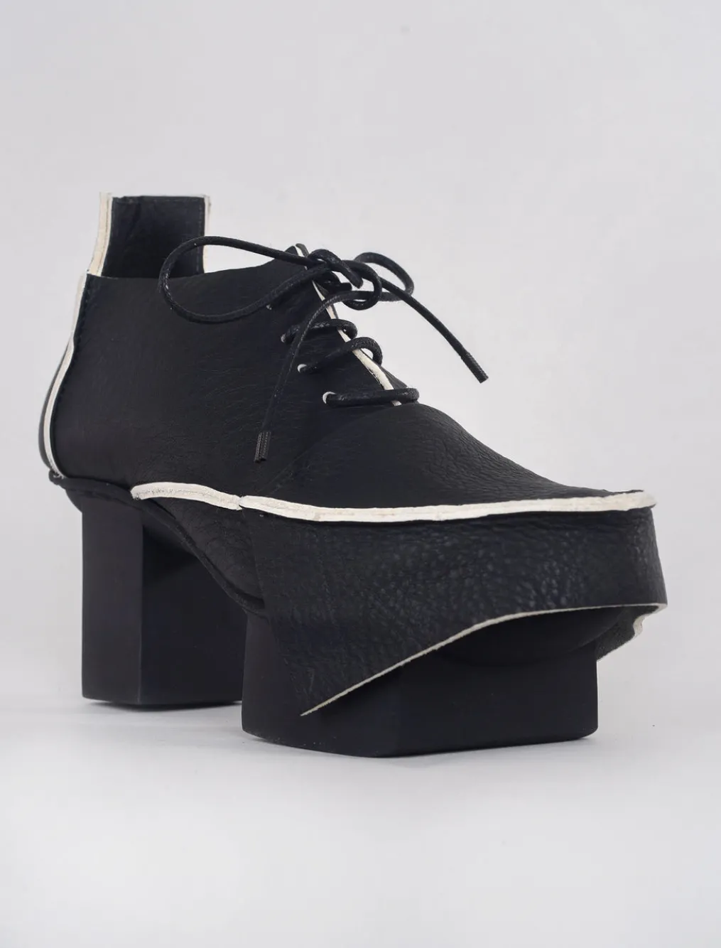 Clearance Evie Lou Brim Happy, Black Tdy