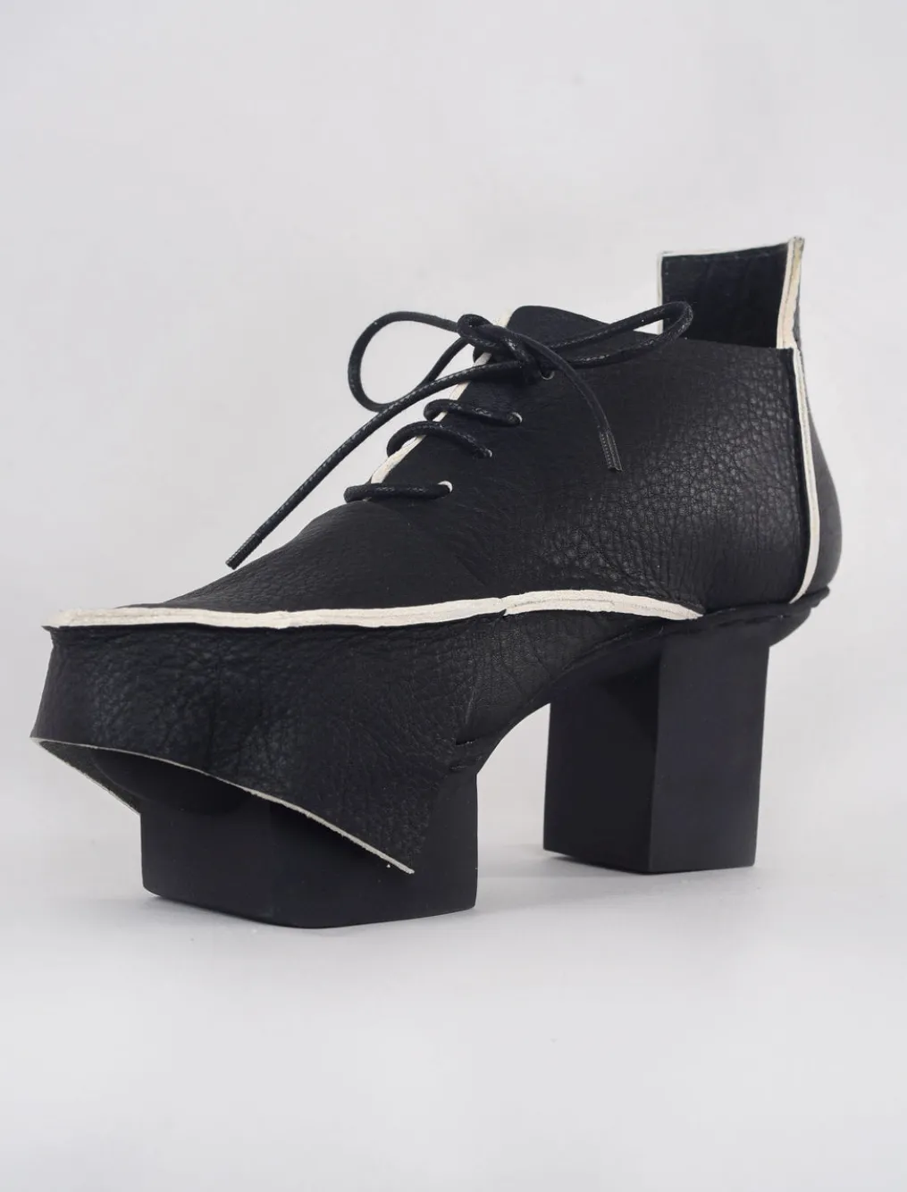 Clearance Evie Lou Brim Happy, Black Tdy