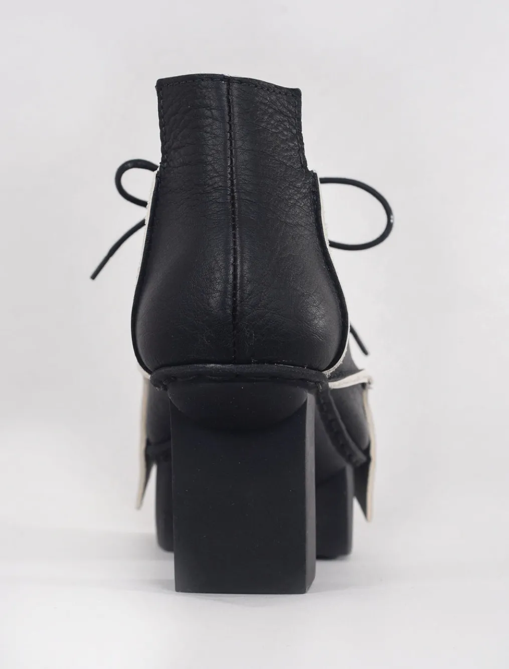 Clearance Evie Lou Brim Happy, Black Tdy