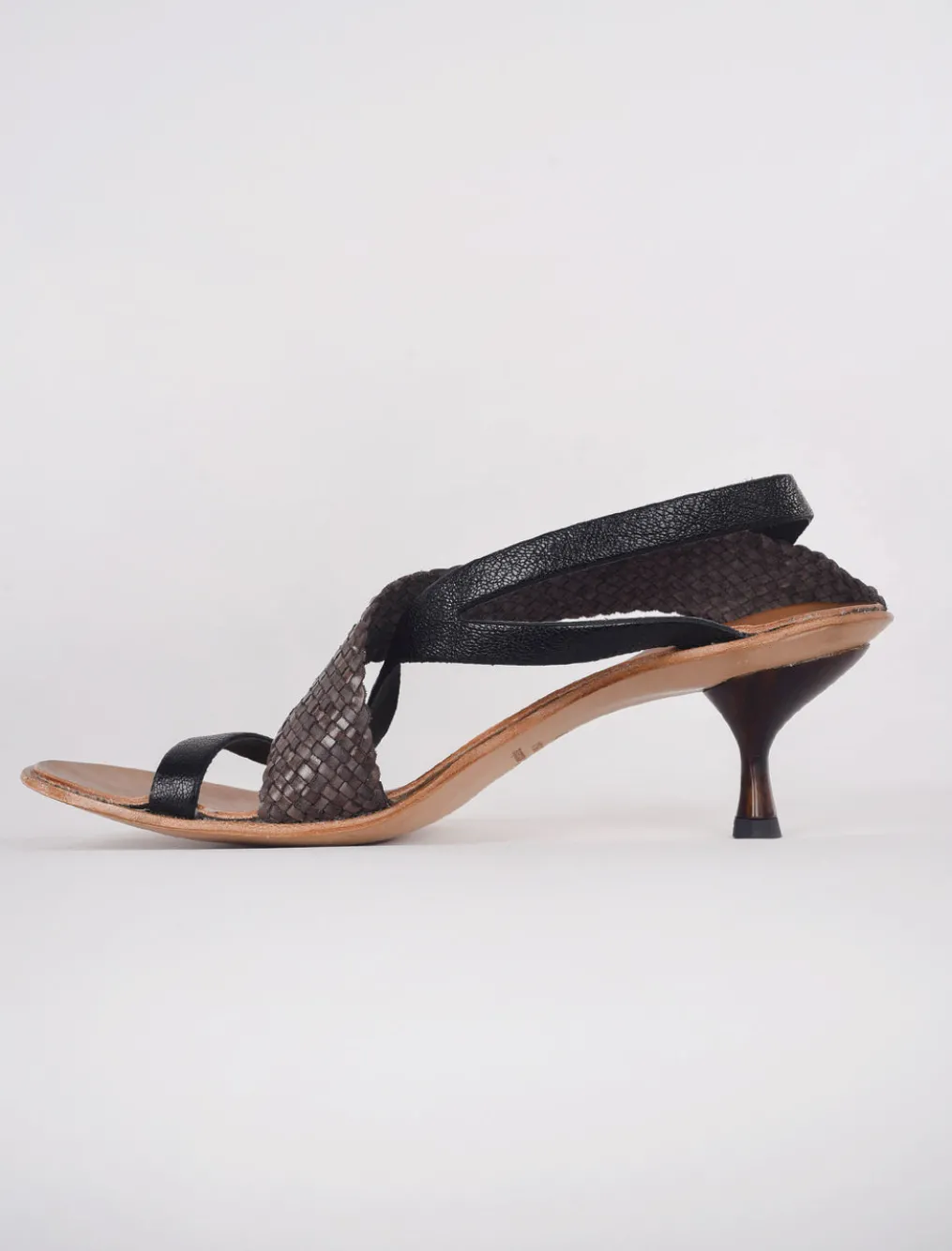 Flash Sale Evie Lou Crossing Heels, Black/Fresa