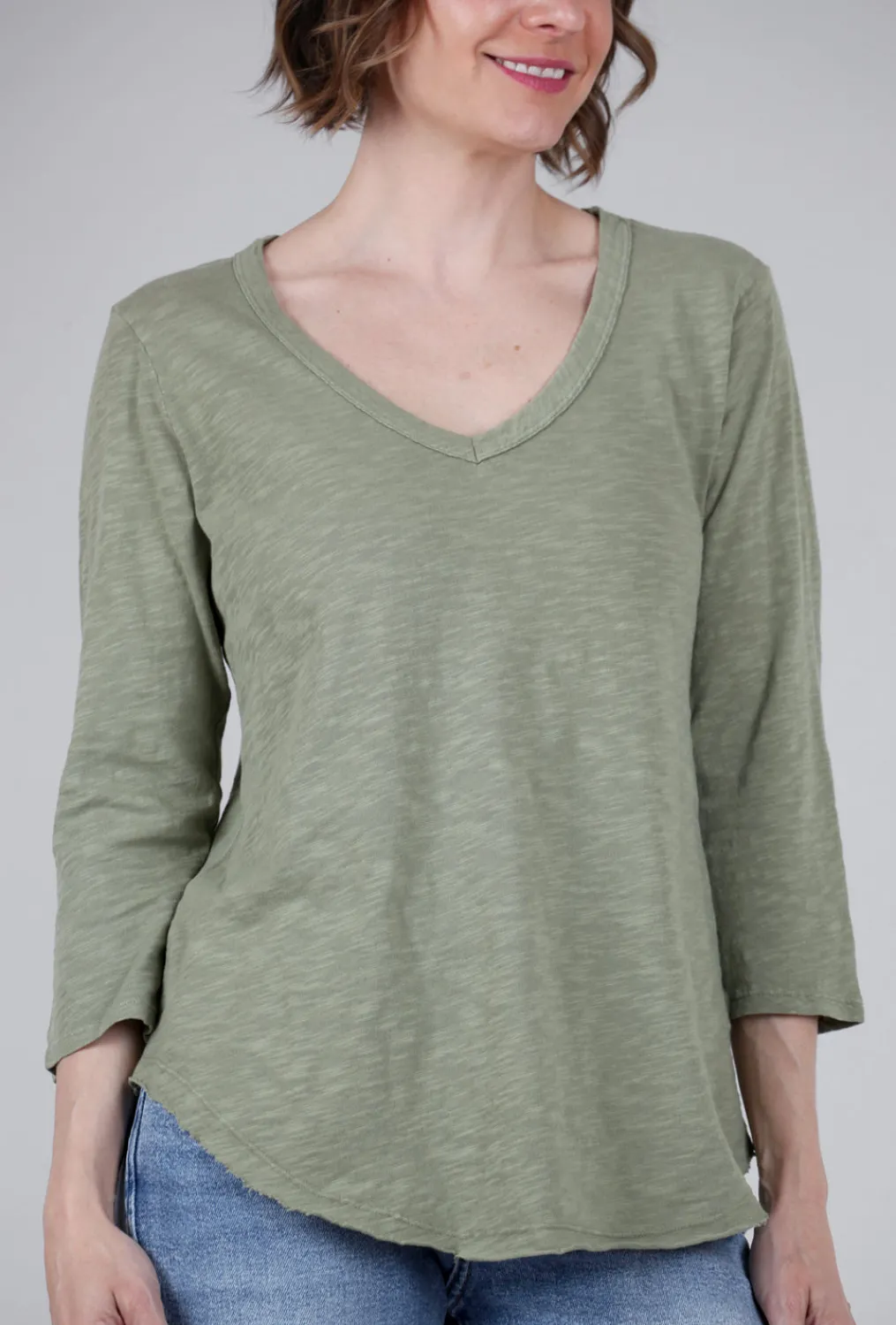 New Evie Lou 3/4 Curved Hem Vee Tee, Forest Fern