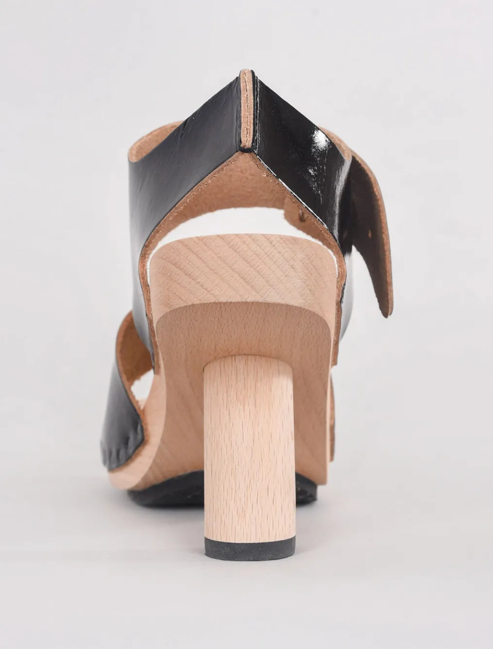 Cheap Evie Lou Hoppla Wood Sandal, Black Patent