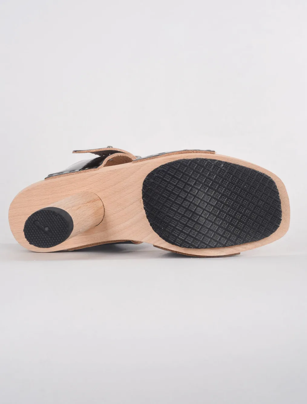 Cheap Evie Lou Hoppla Wood Sandal, Black Patent