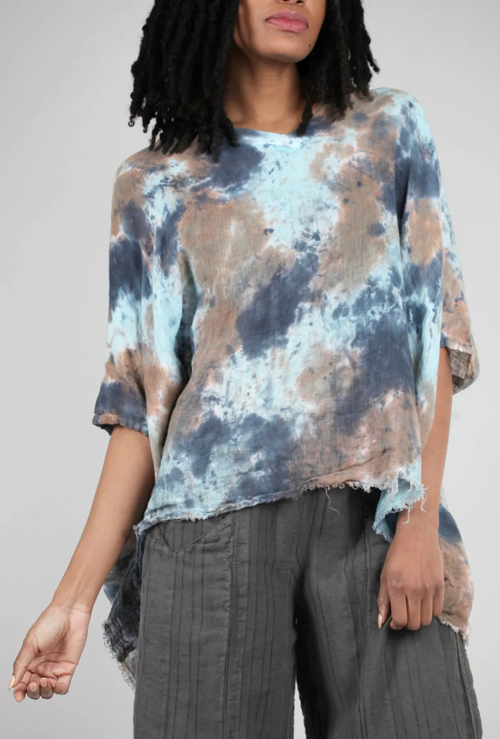 Cheap Evie Lou Linen Smoosh Dye Vee Top, Khaki