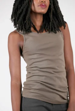 Store Evie Lou Organic Long Tank, Olive