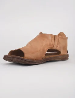 Discount Evie Lou Reiley Sandal, Camel