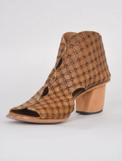Fashion Evie Lou Research Heels, Tan
