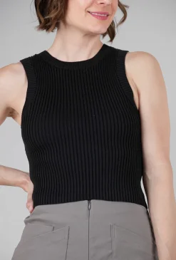 Store Evie Lou Sawyer Cropped Sweater Tank, Black