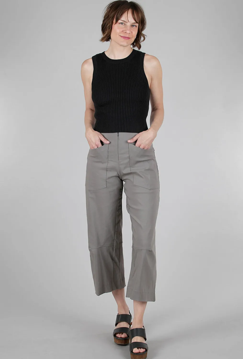 Store Evie Lou Sawyer Cropped Sweater Tank, Black