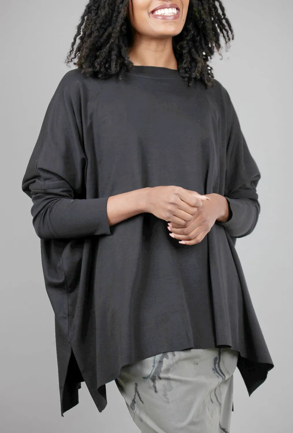 New Evie Lou Signature Crew Swing Tee, Black