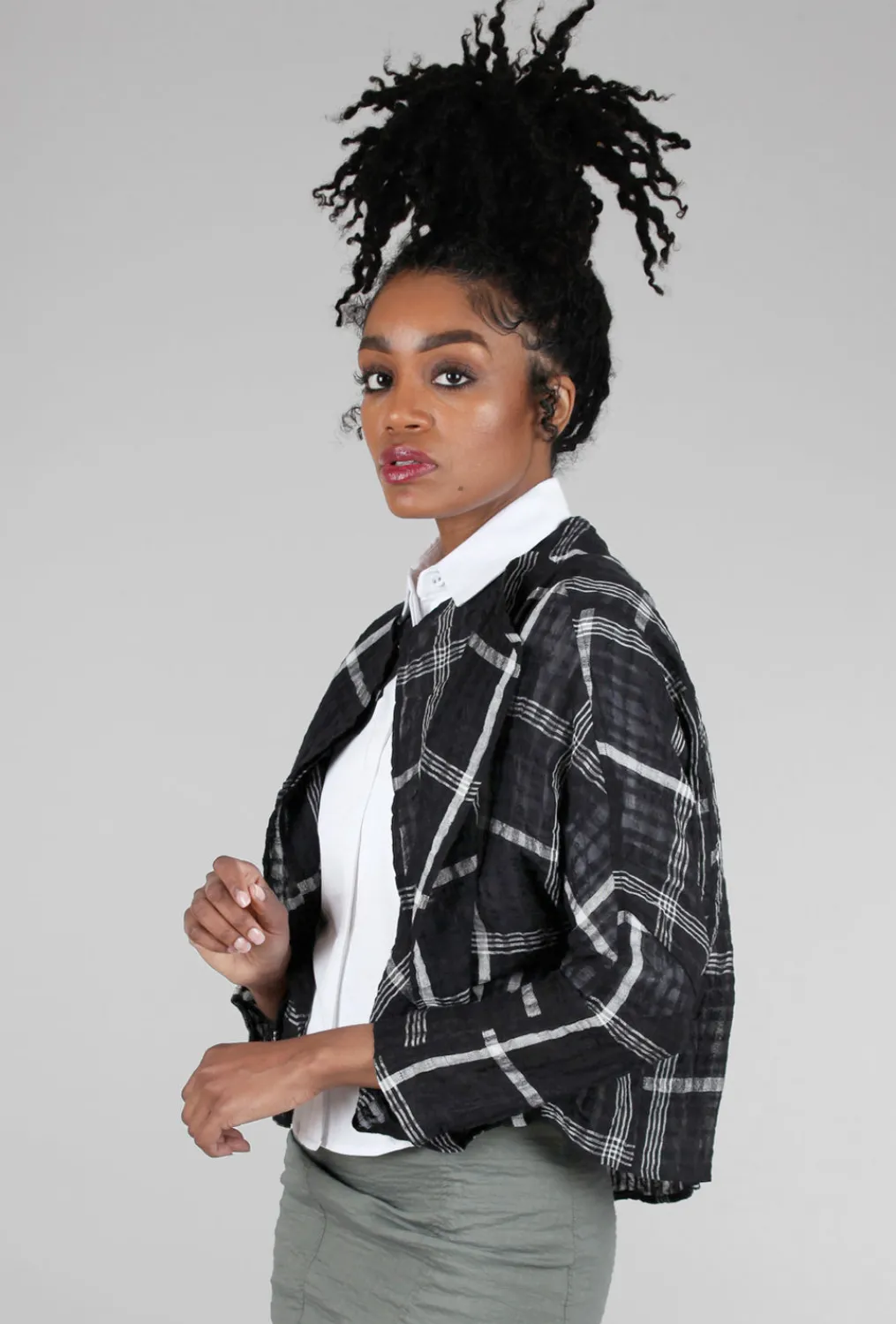 Fashion Evie Lou Texture Plaid Crop Jacket, Black