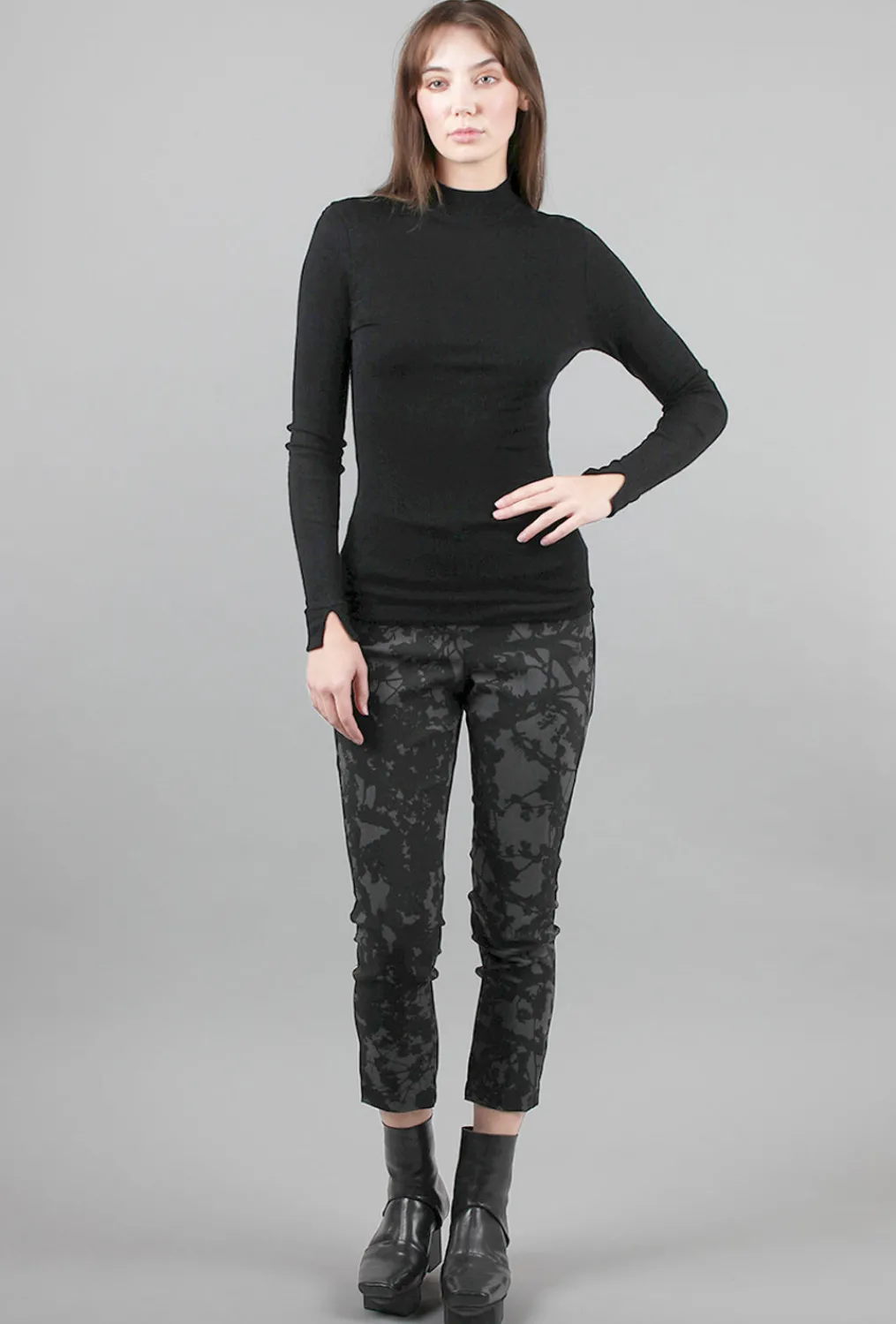Store Evie Lou Tubular Cashmere Mock-Neck Top, Black