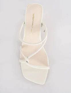 Fashion Evie Lou Willow Sandal, Cream